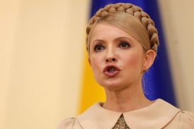 Tymošenková varuje svého soupeře před lidovým povstáním.